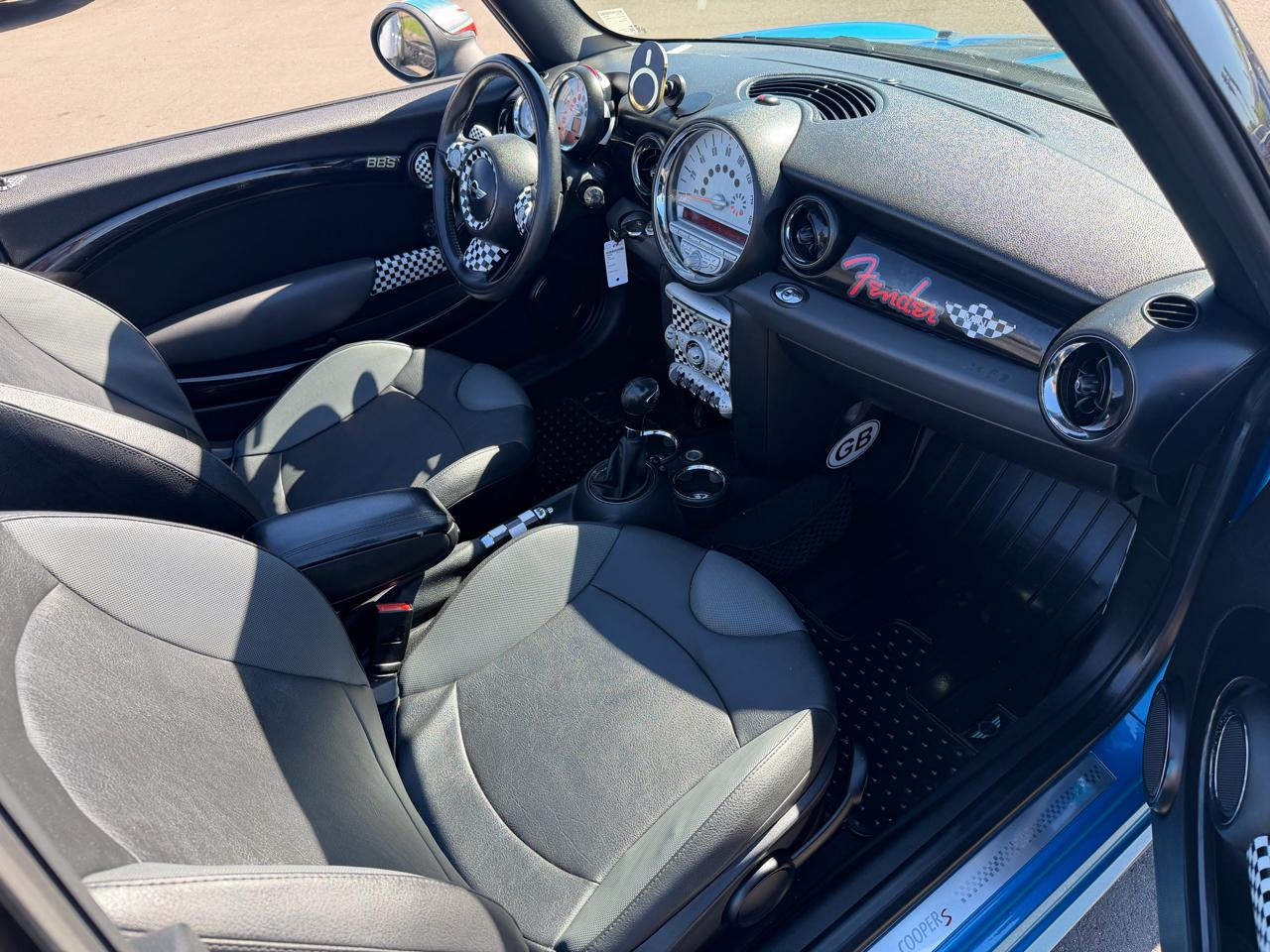 MINI Cooper Convertible 2dr S 2010