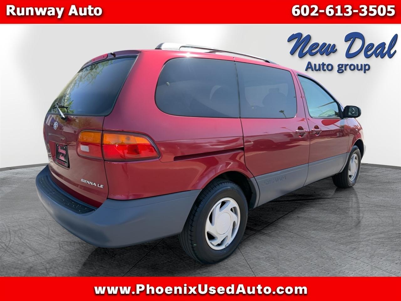 Toyota Sienna 5dr XLE 2000