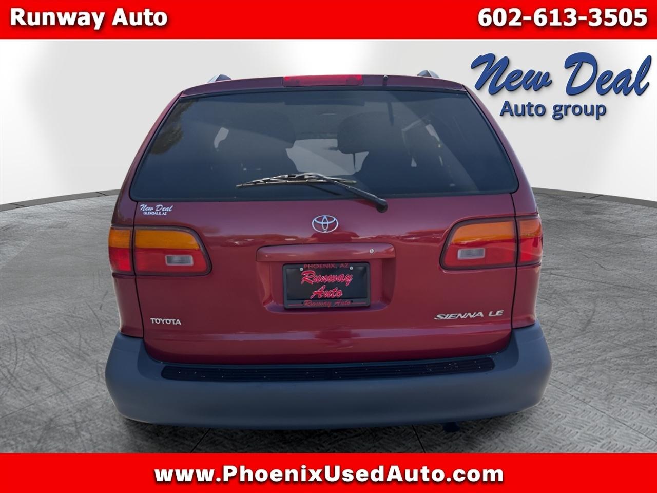 Toyota Sienna 5dr XLE 2000