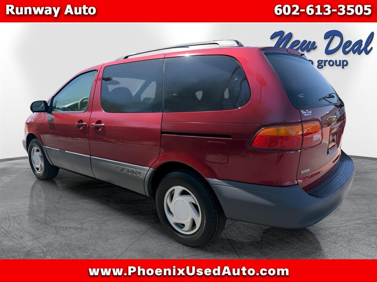 Toyota Sienna 5dr XLE 2000