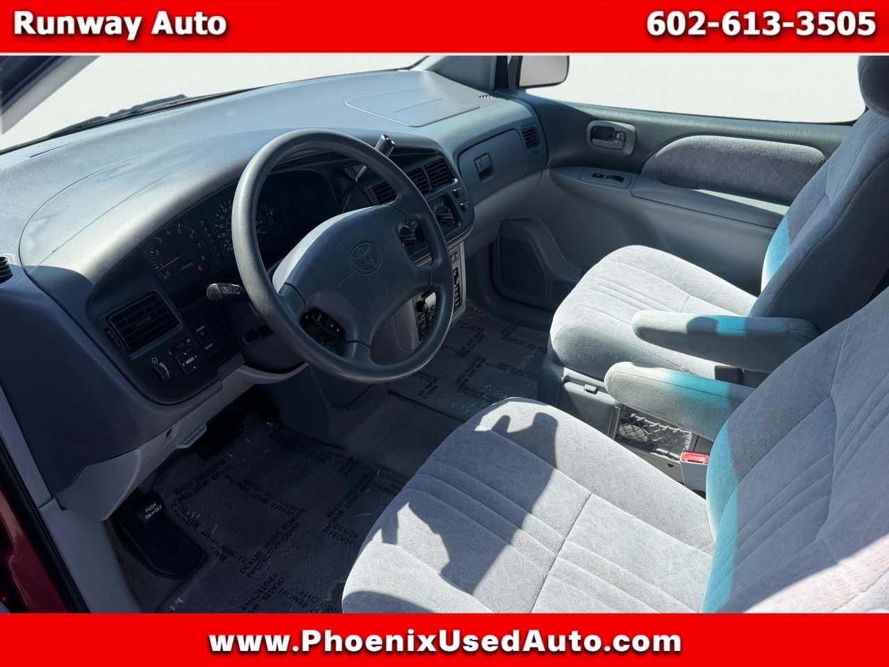 Toyota Sienna 5dr XLE 2000