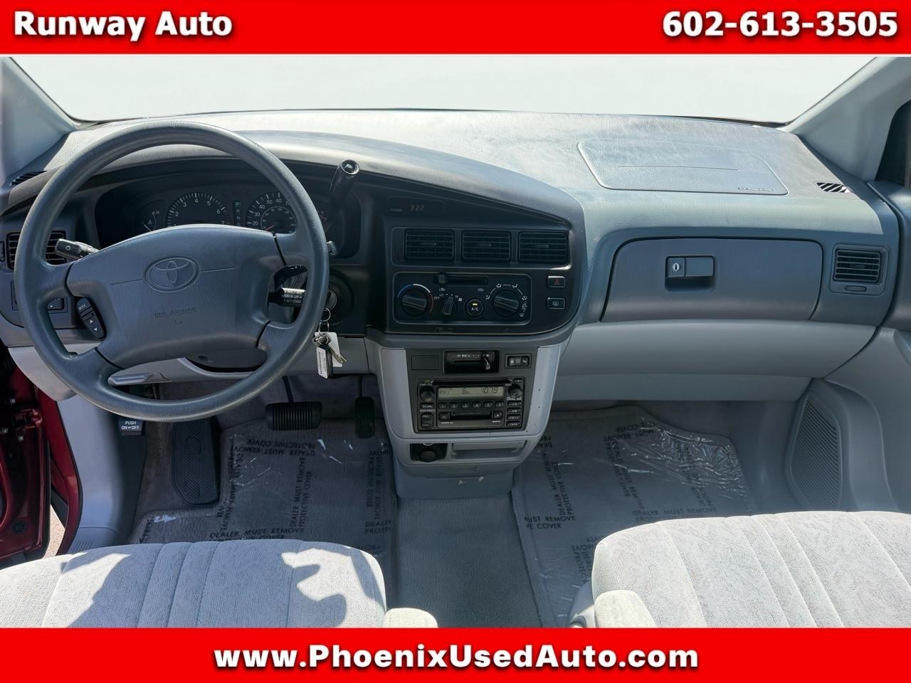 Toyota Sienna 5dr XLE 2000