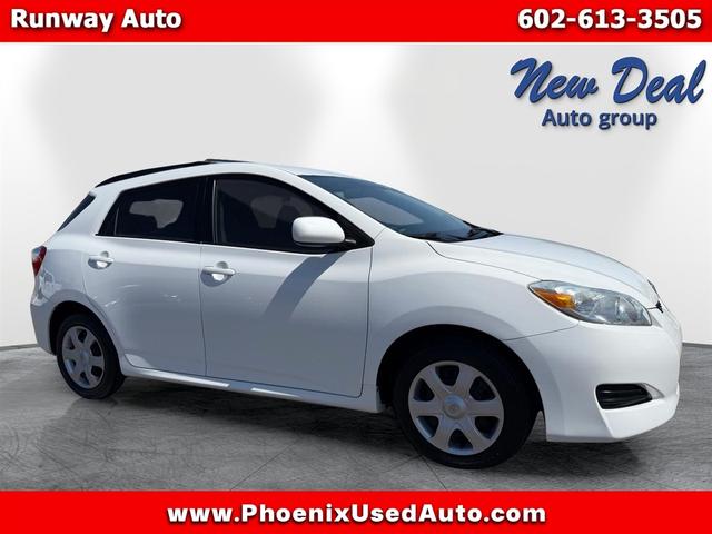 White 2009 Toyota Matrix FWD Hatchback Front-Wheel Drive Automatic