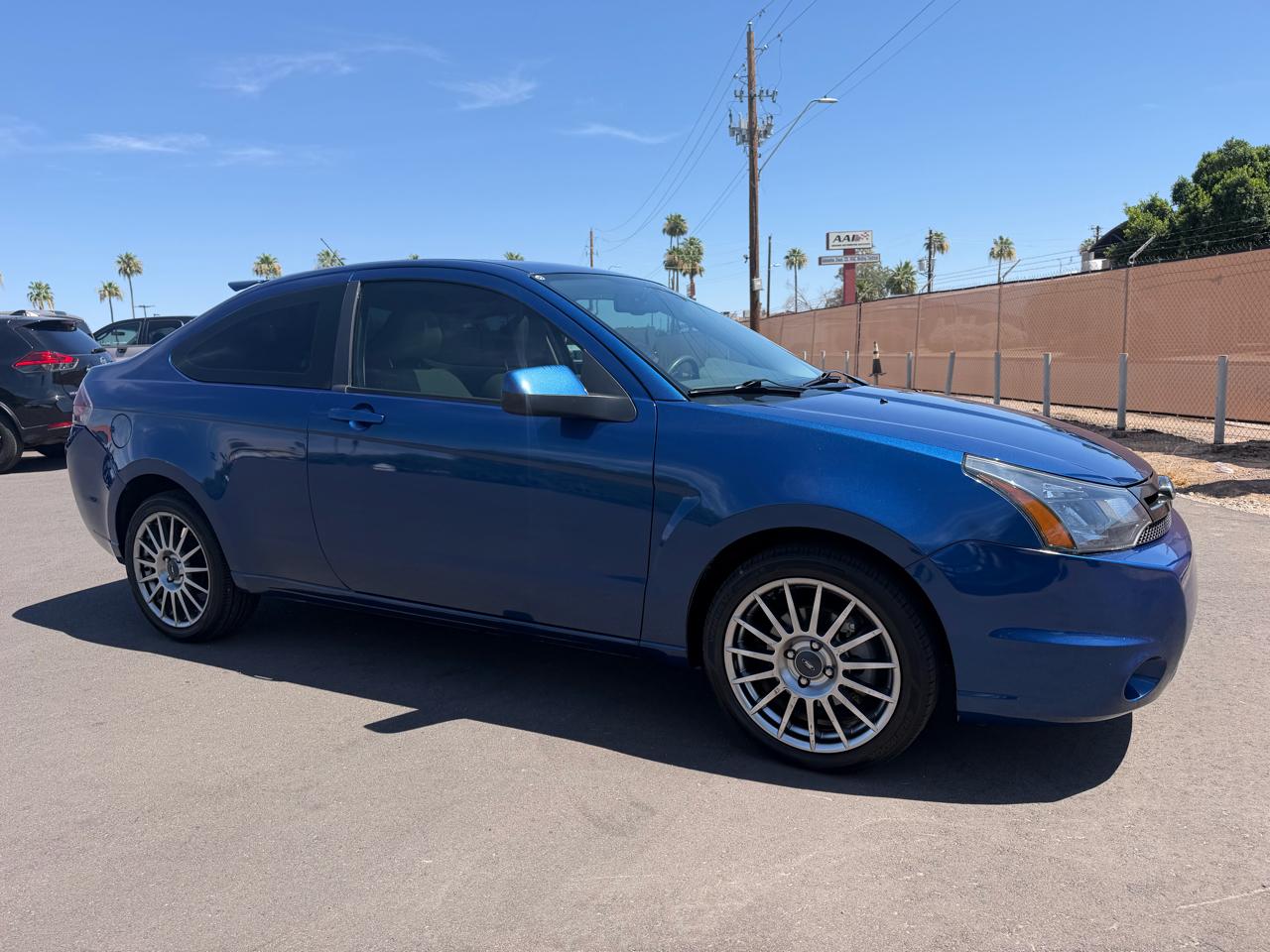 Ford Focus 2dr Cpe SES 2009