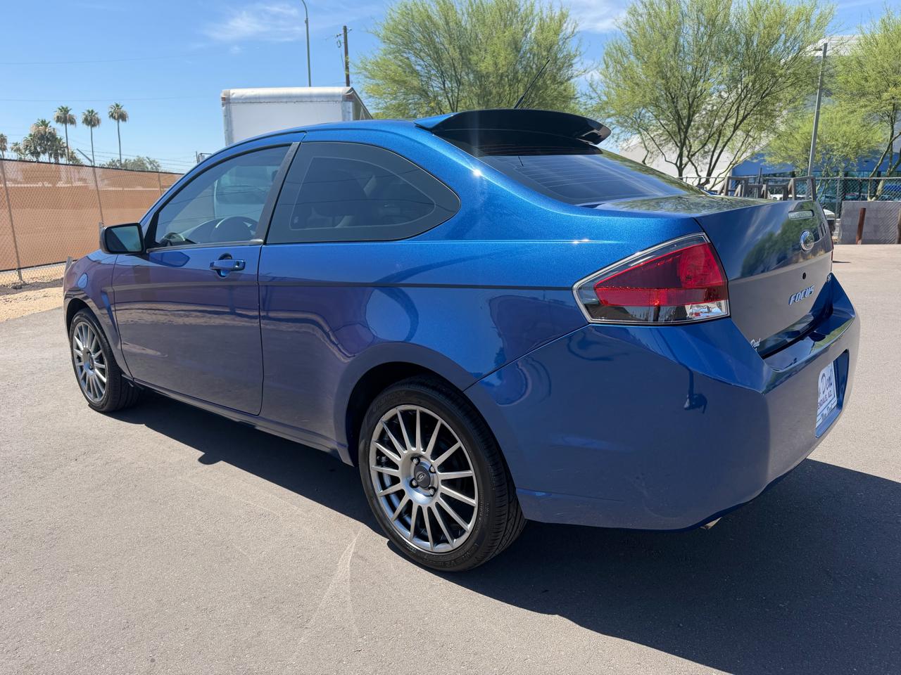 Ford Focus 2dr Cpe SES 2009