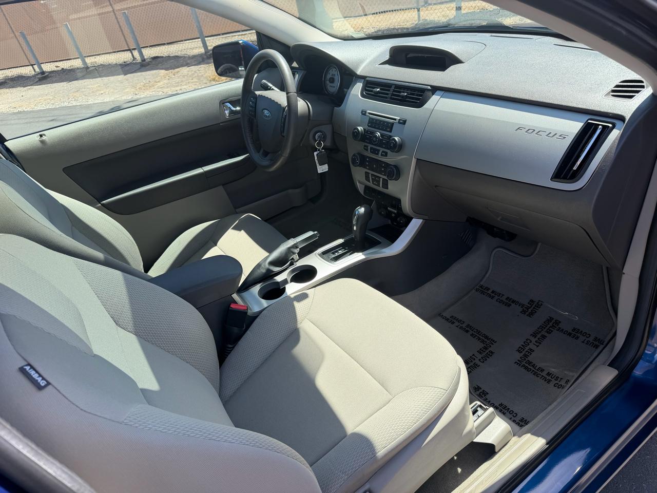 Ford Focus 2dr Cpe SES 2009