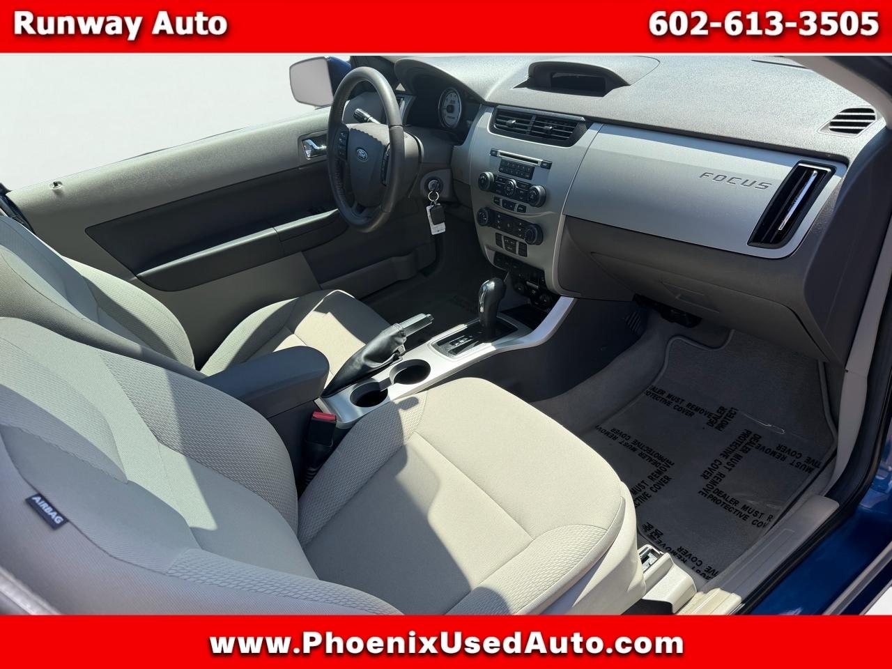 Ford Focus 2dr Cpe SES 2009