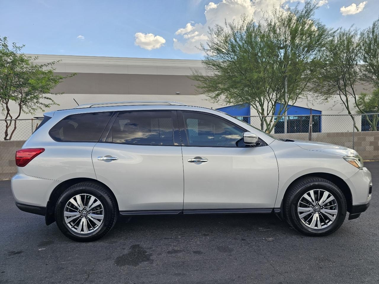 Nissan Pathfinder FWD SV 2018