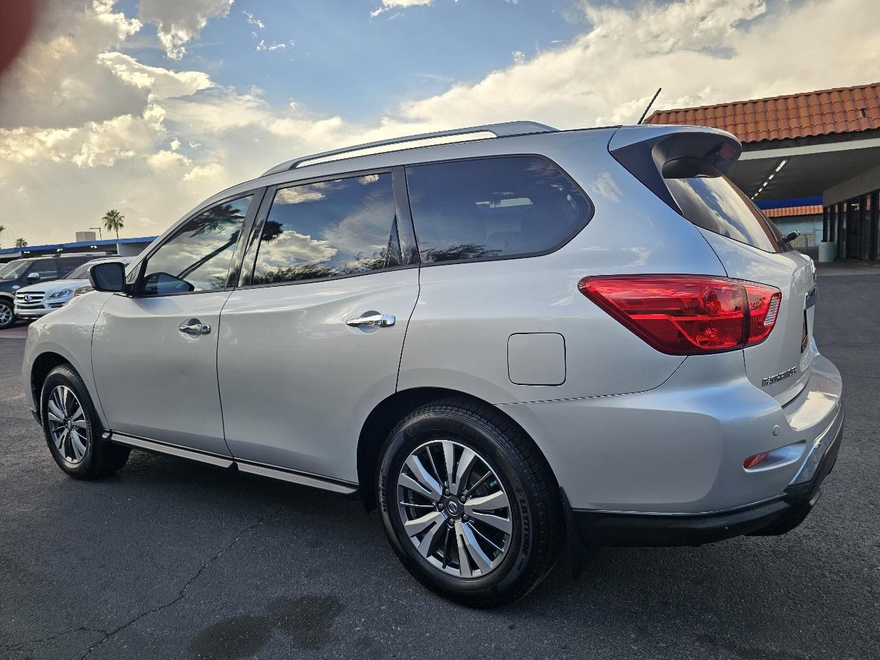 Nissan Pathfinder FWD SV 2018