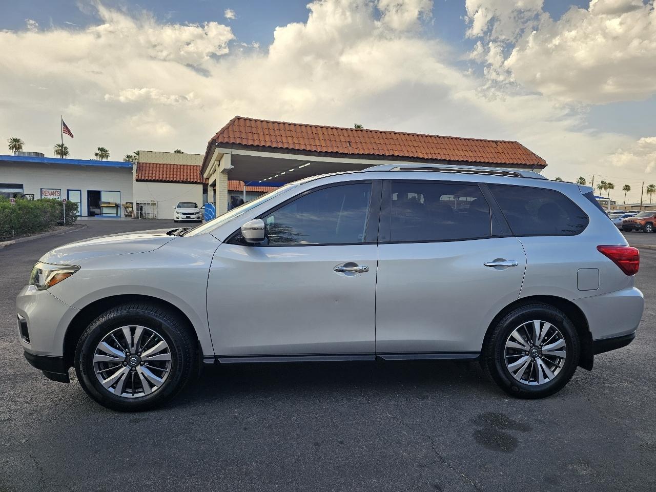Nissan Pathfinder FWD SV 2018