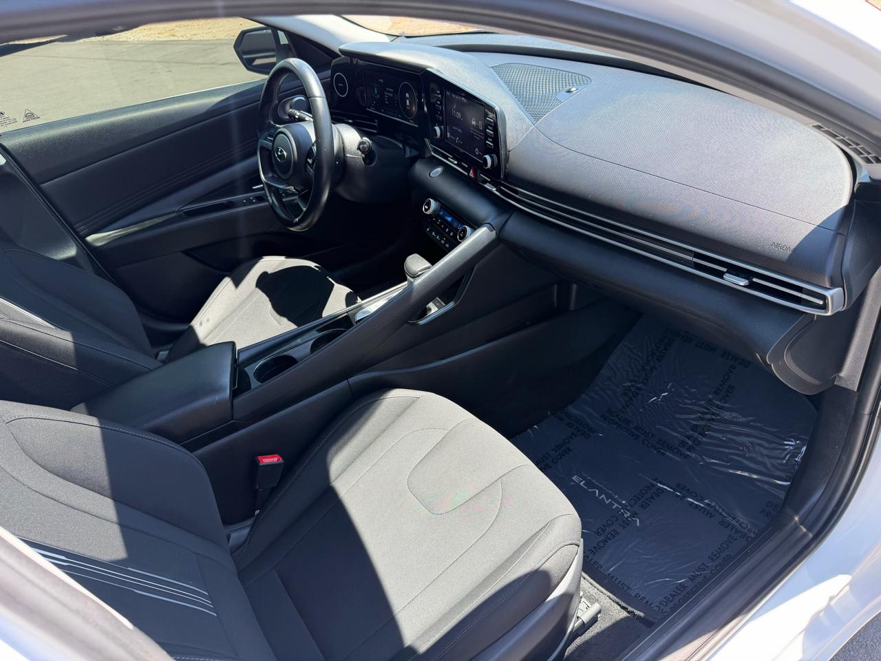 Hyundai Elantra SEL IVT *Ltd Avail* 2021