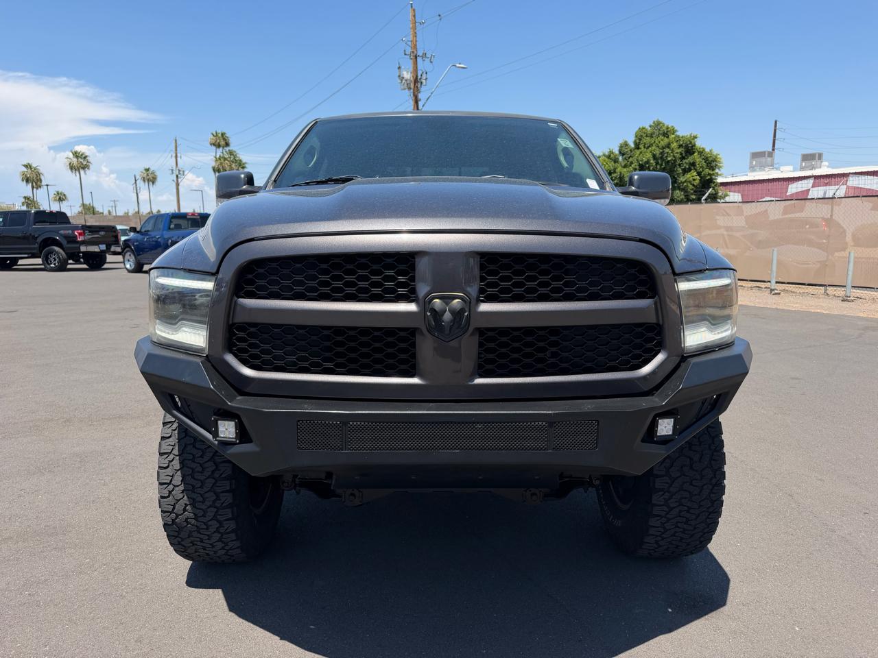 RAM 1500 Classic Laramie 4x4 Crew Cab 5'7" Box 2019