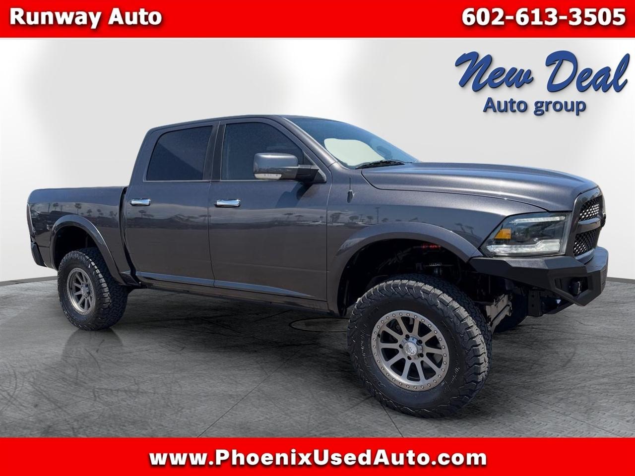 RAM 1500 Classic Laramie 4x4 Crew Cab 5'7" Box 2019