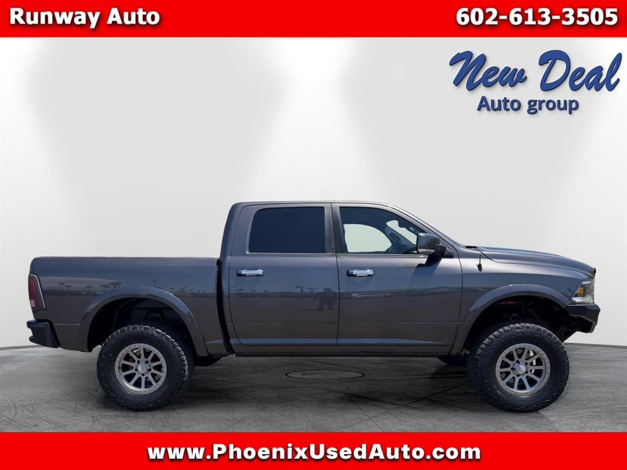 RAM 1500 Classic Laramie 4x4 Crew Cab 5'7" Box 2019