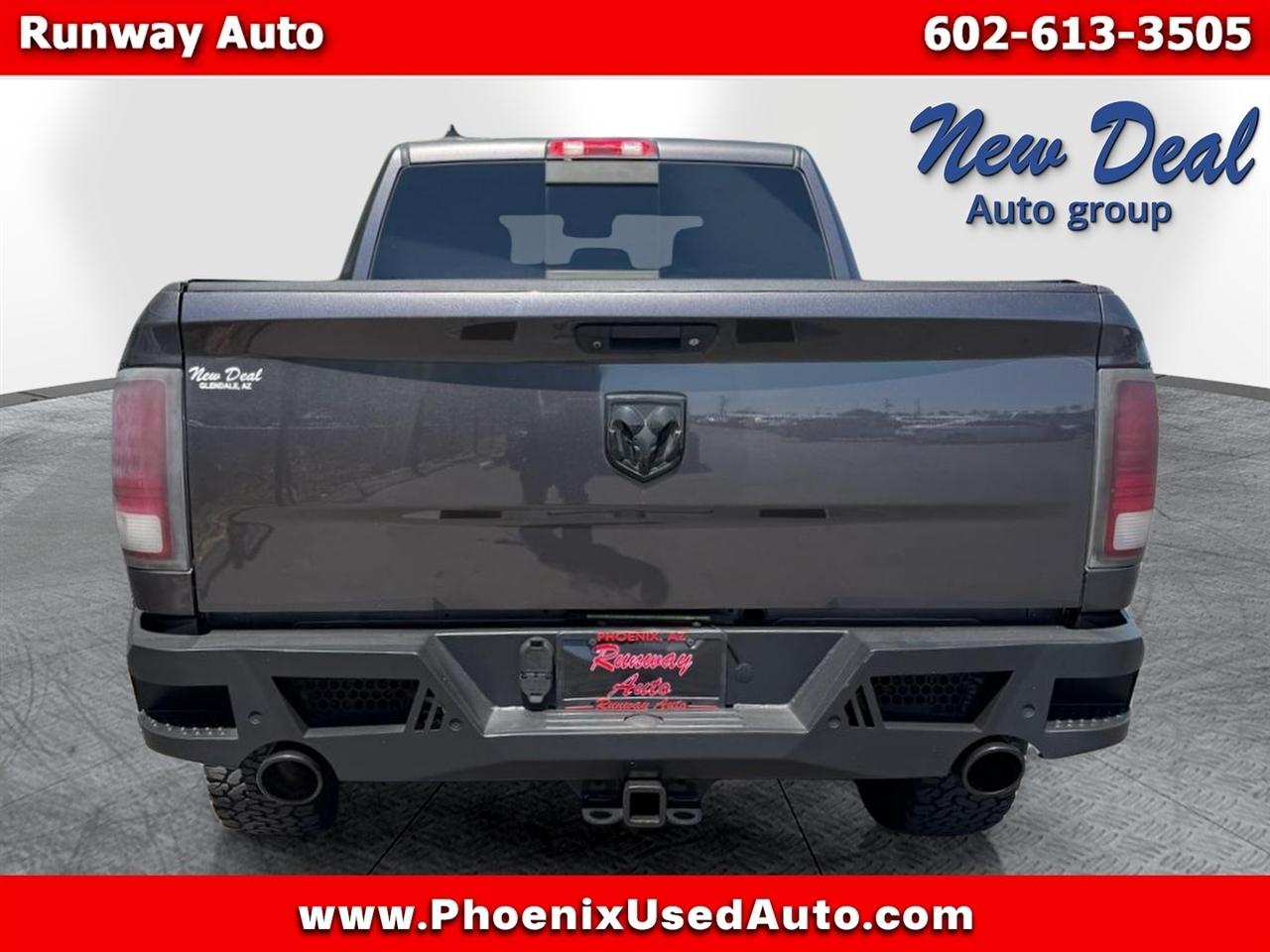 RAM 1500 Classic Laramie 4x4 Crew Cab 5'7" Box 2019