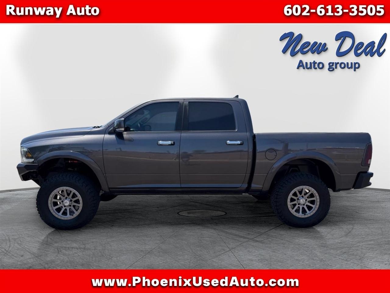 RAM 1500 Classic Laramie 4x4 Crew Cab 5'7" Box 2019