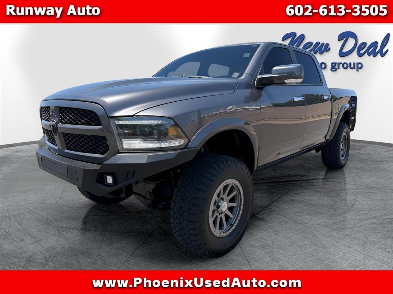 RAM 1500 Classic Laramie 4x4 Crew Cab 5'7" Box 2019