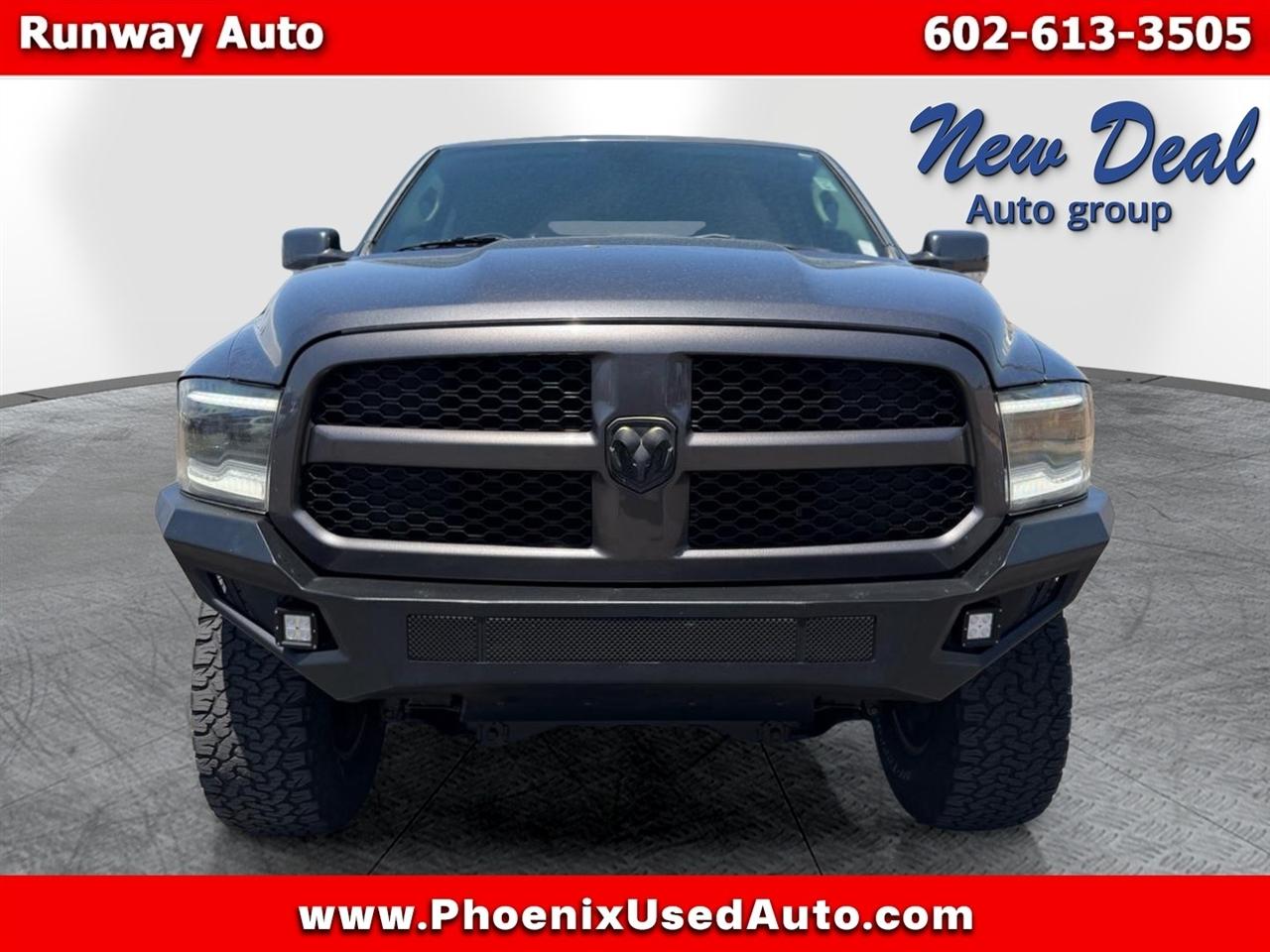 RAM 1500 Classic Laramie 4x4 Crew Cab 5'7" Box 2019