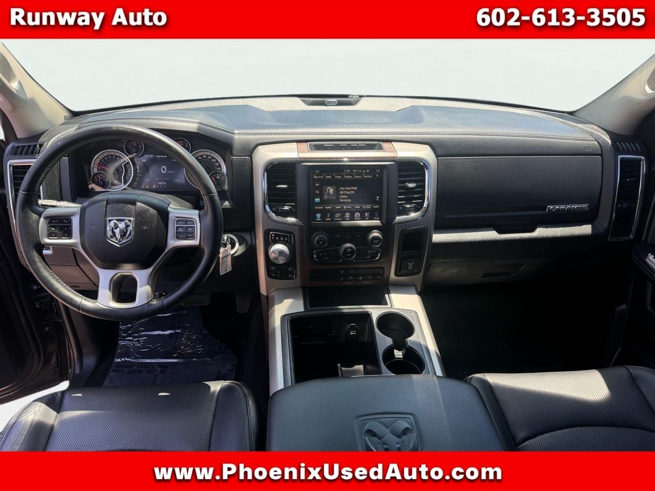 RAM 1500 Classic Laramie 4x4 Crew Cab 5'7" Box 2019