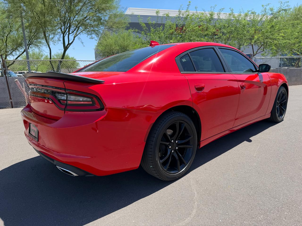 Dodge Charger 4dr Sdn SXT RWD 2016