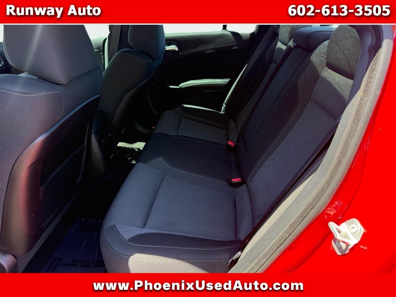 Dodge Charger 4dr Sdn SXT RWD 2016