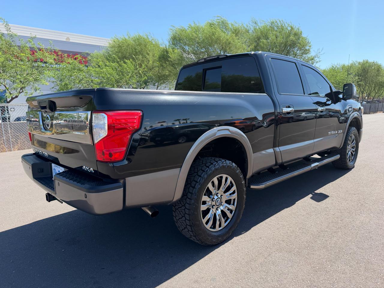 Nissan Titan XD 4WD Crew Cab Platinum Reserve Gas 2016