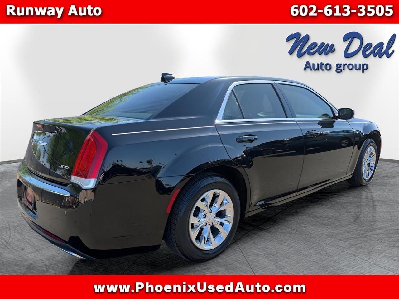 Chrysler 300 4dr Sdn Limited RWD 2015