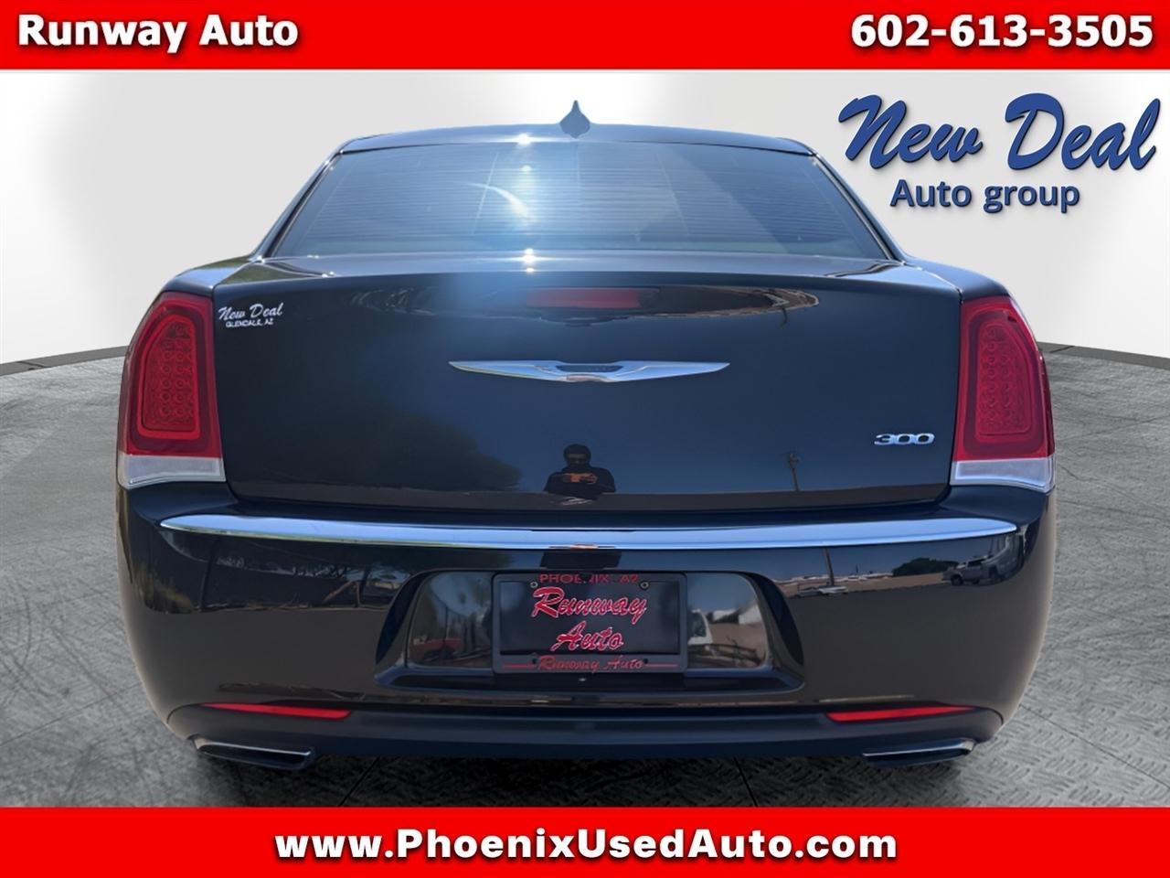 Chrysler 300 4dr Sdn Limited RWD 2015