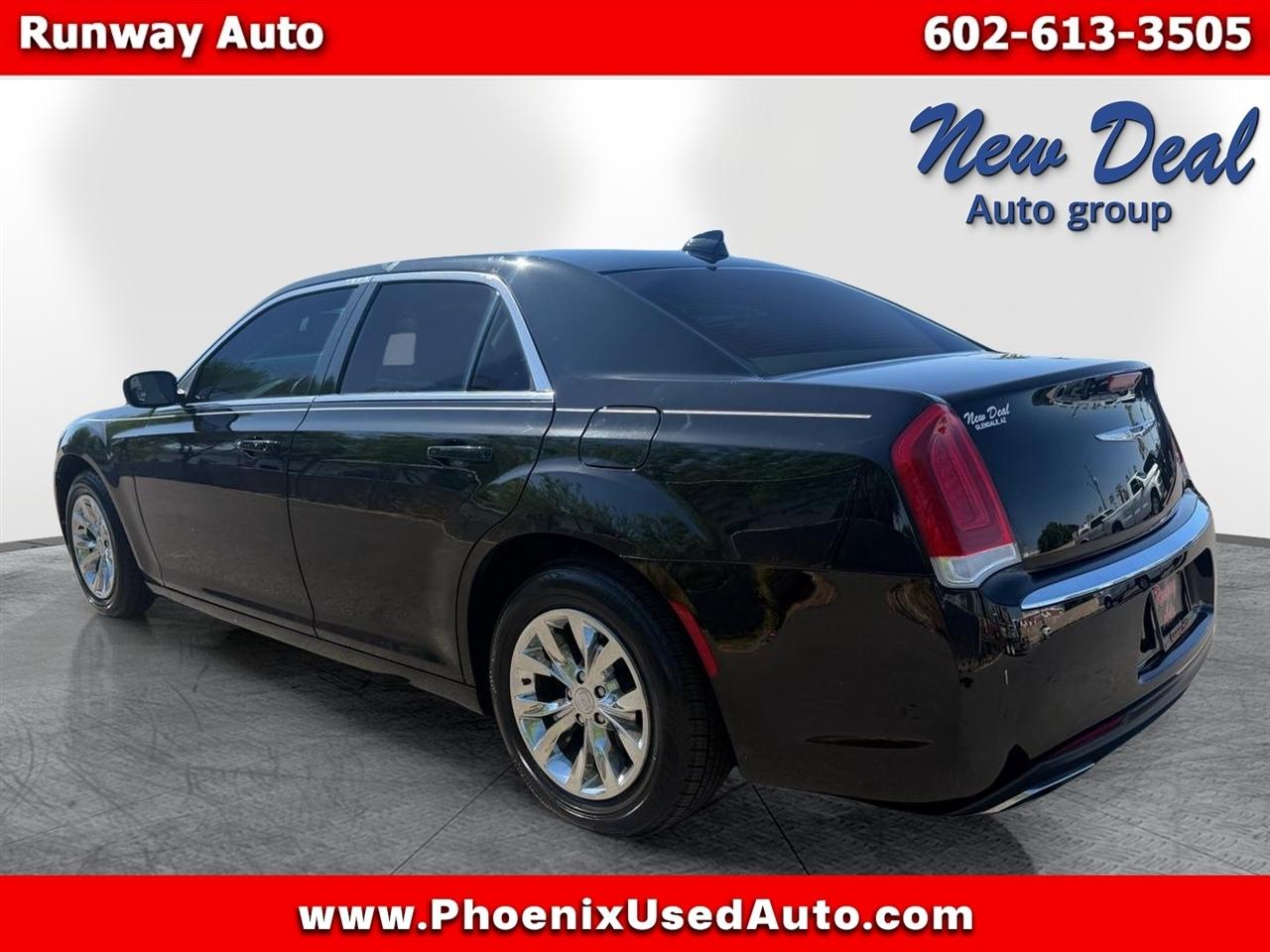 Chrysler 300 4dr Sdn Limited RWD 2015