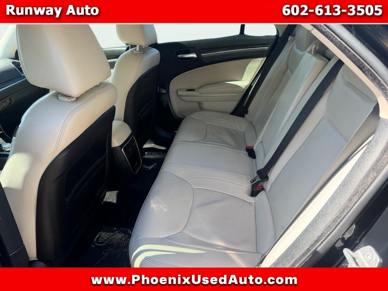 Chrysler 300 4dr Sdn Limited RWD 2015