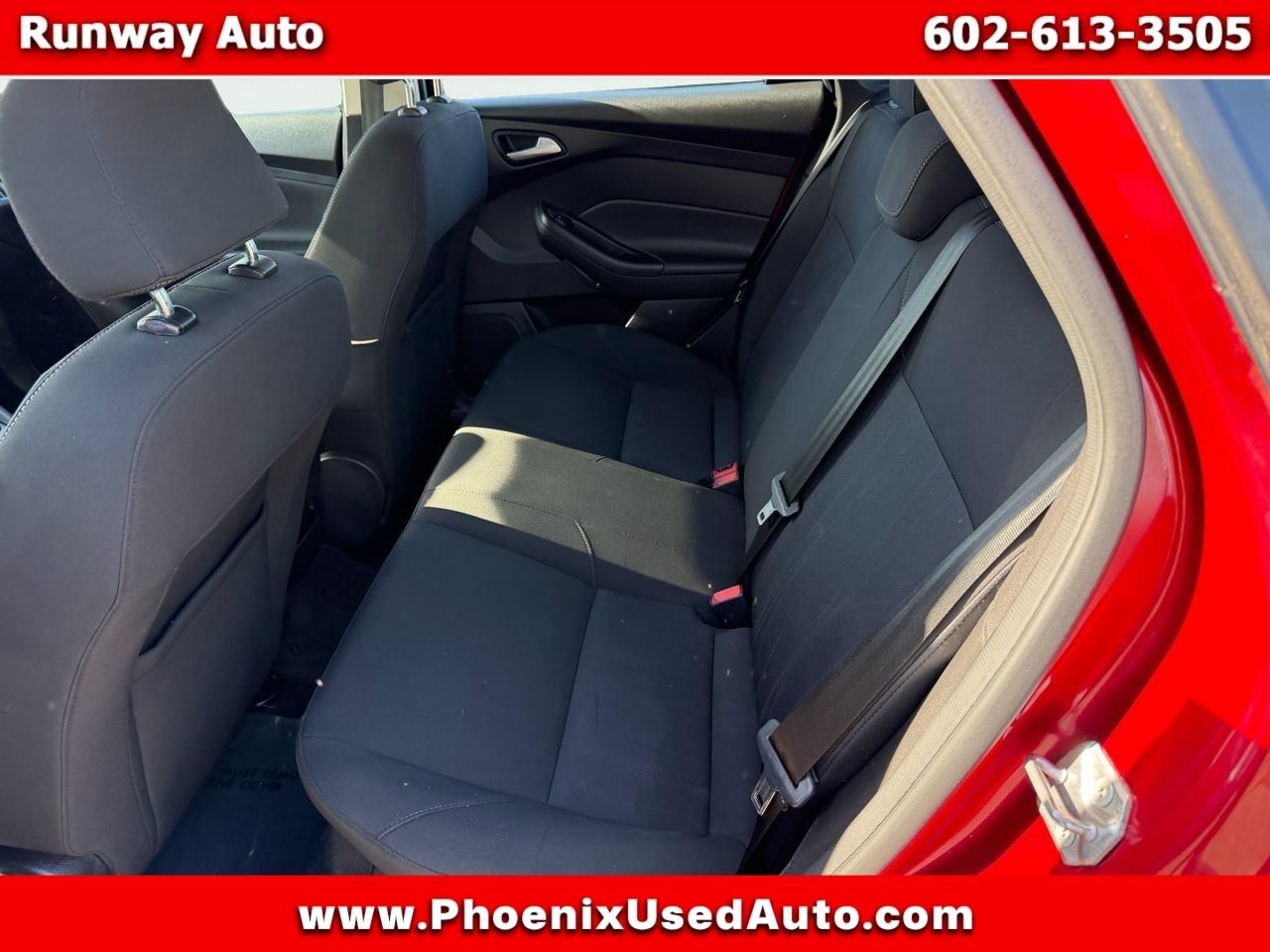 Ford Focus 4dr Sdn SE 2015