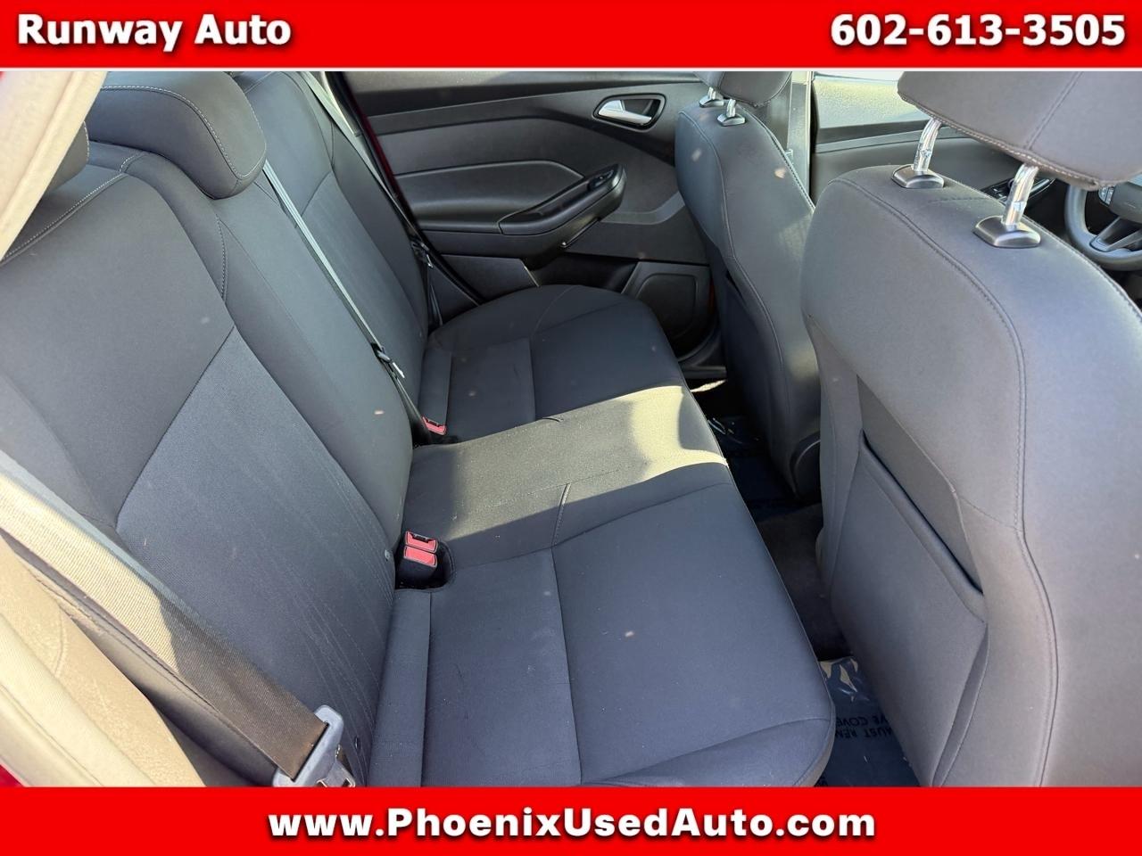 Ford Focus 4dr Sdn SE 2015