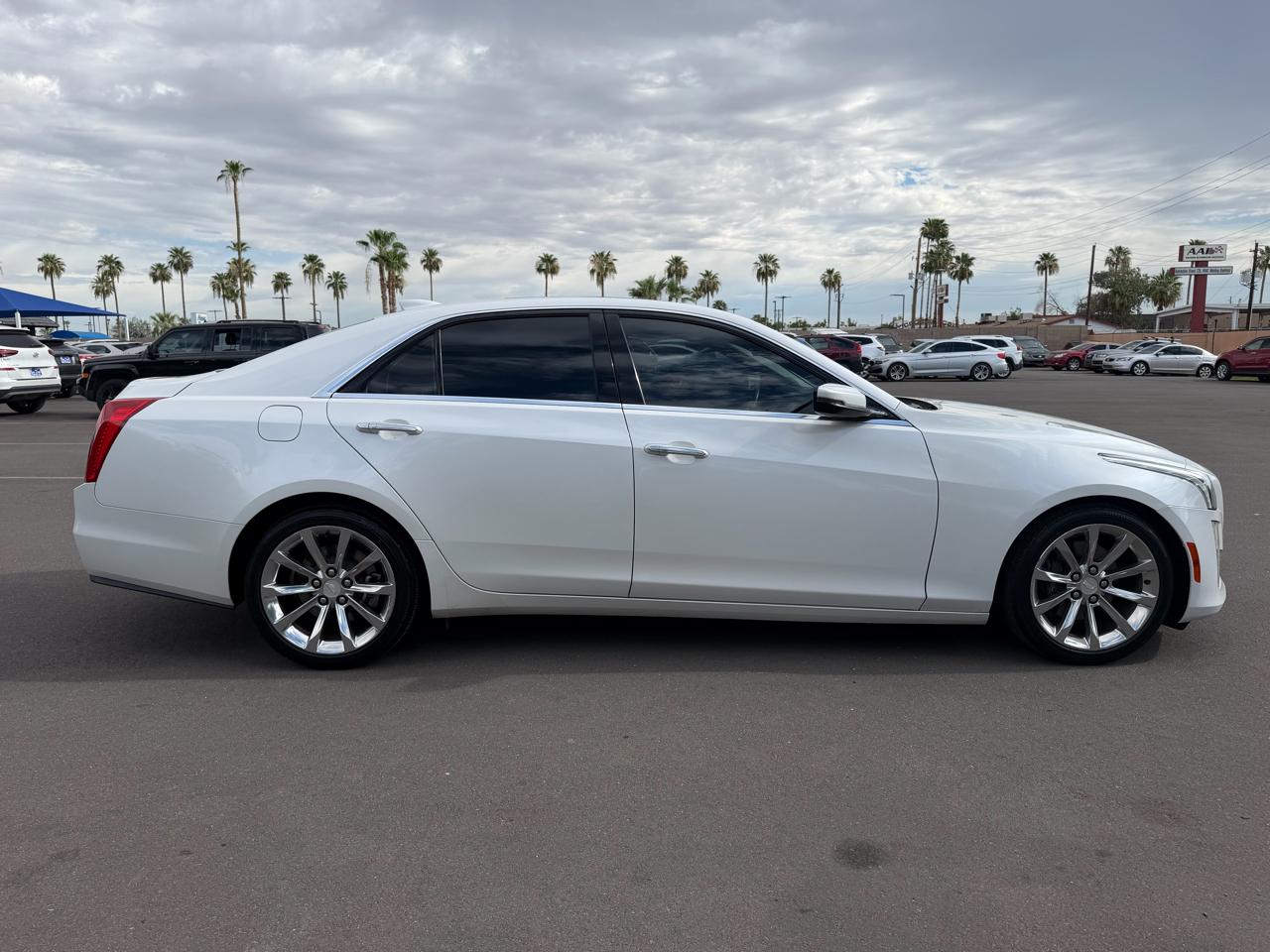 Cadillac CTS Sedan 4dr Sdn 2.0L Turbo Luxury RWD 2017