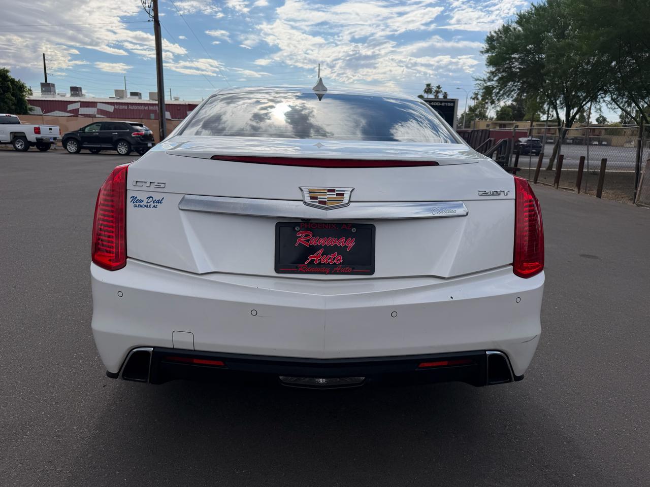 Cadillac CTS Sedan 4dr Sdn 2.0L Turbo Luxury RWD 2017