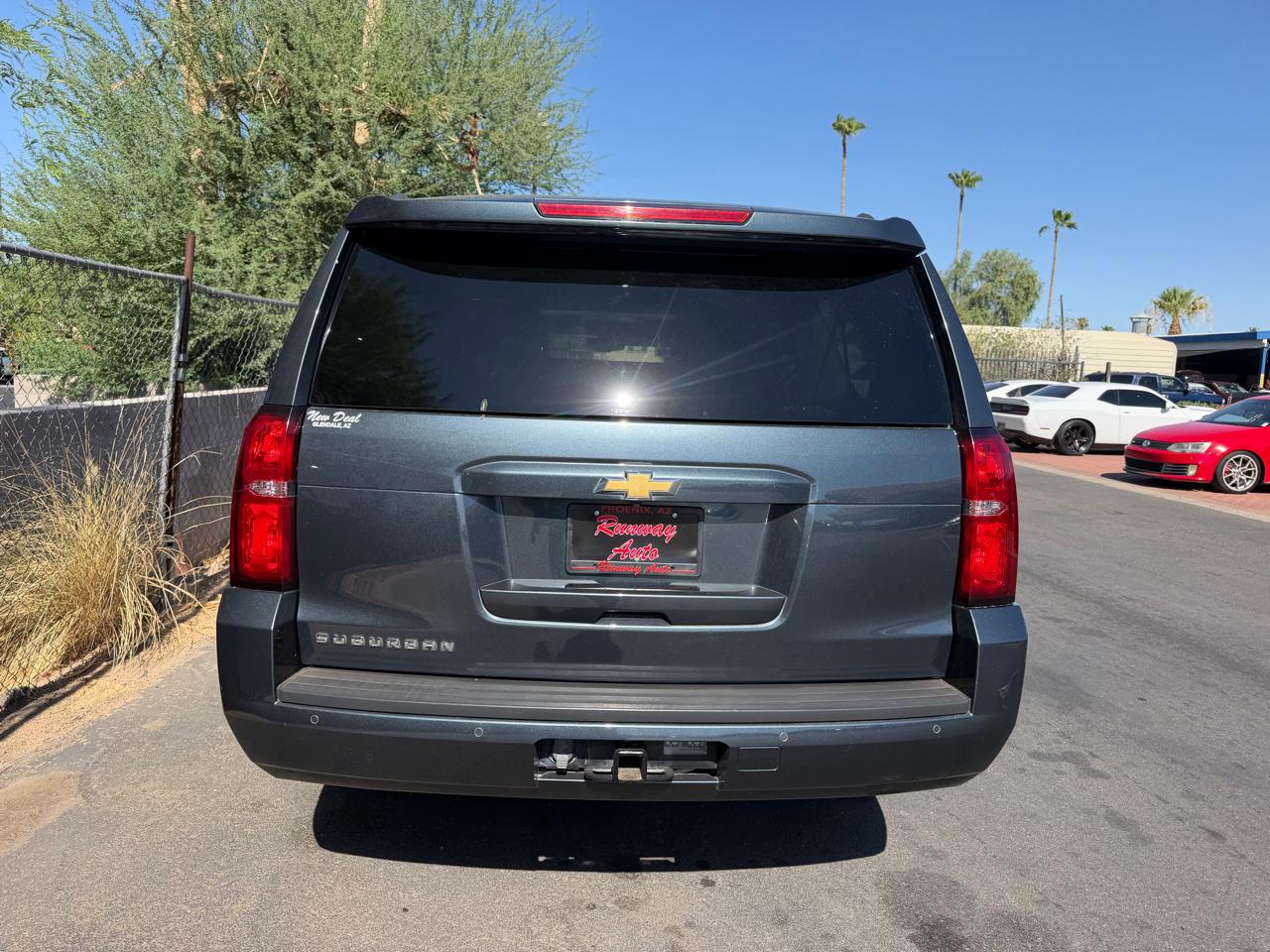 Chevrolet Suburban 4WD 4dr 1500 LT 2019