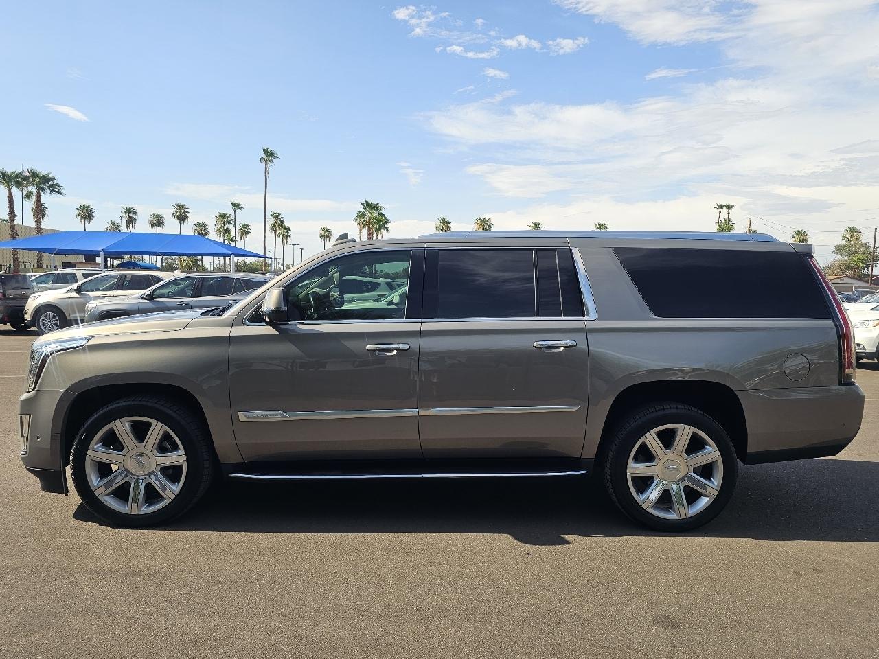 Cadillac Escalade ESV 4WD 4dr Luxury 2018