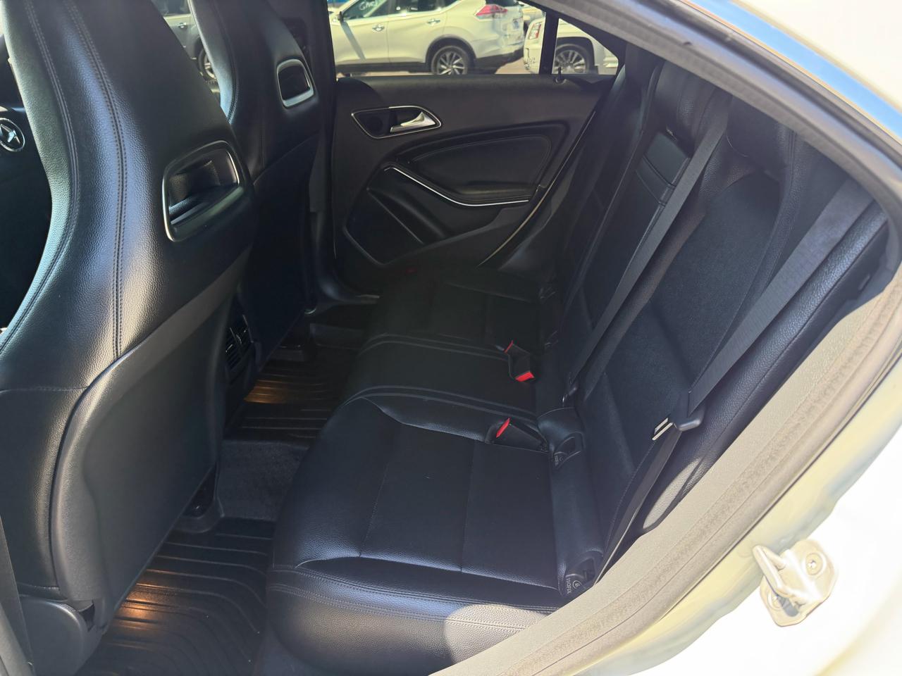 Mercedes-Benz CLA-Class 4dr Sdn CLA 250 FWD 2015
