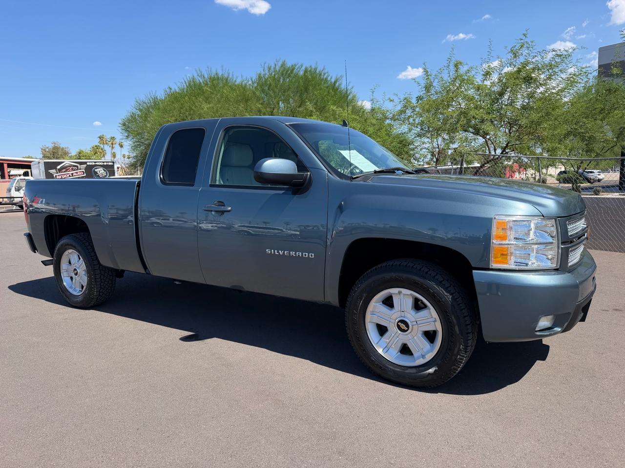 Chevrolet Silverado 1500 4WD Ext Cab 143.5" LTZ 2012