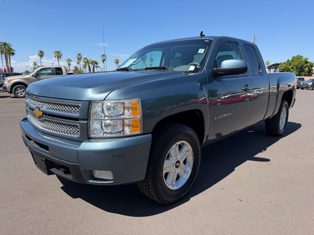 Chevrolet Silverado 1500 4WD Ext Cab 143.5" LTZ 2012