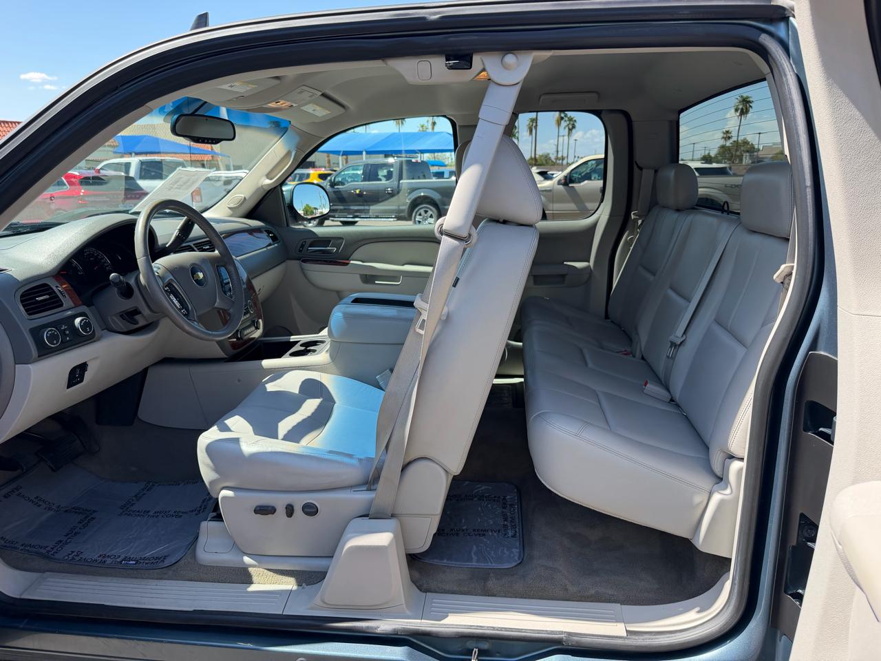 Chevrolet Silverado 1500 4WD Ext Cab 143.5" LTZ 2012