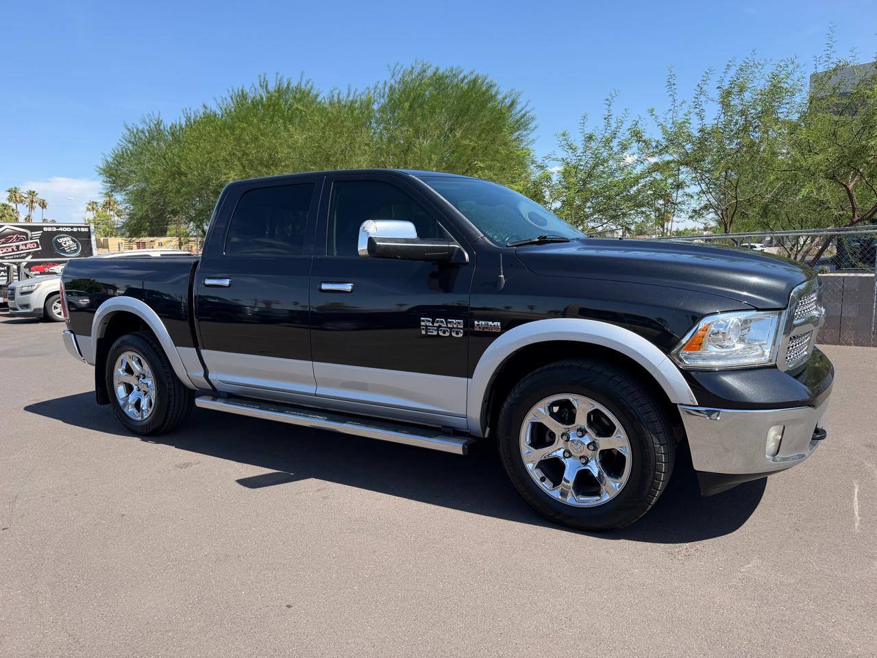 RAM 1500 4WD Crew Cab 140.5" Laramie 2017