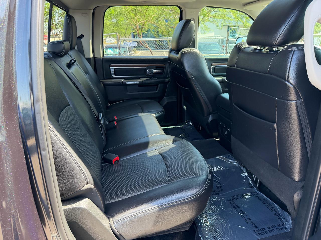 RAM 1500 4WD Crew Cab 140.5" Laramie 2017