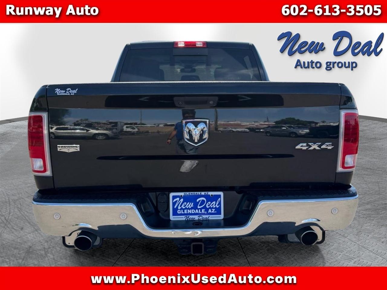 RAM 1500 4WD Crew Cab 140.5" Laramie 2017