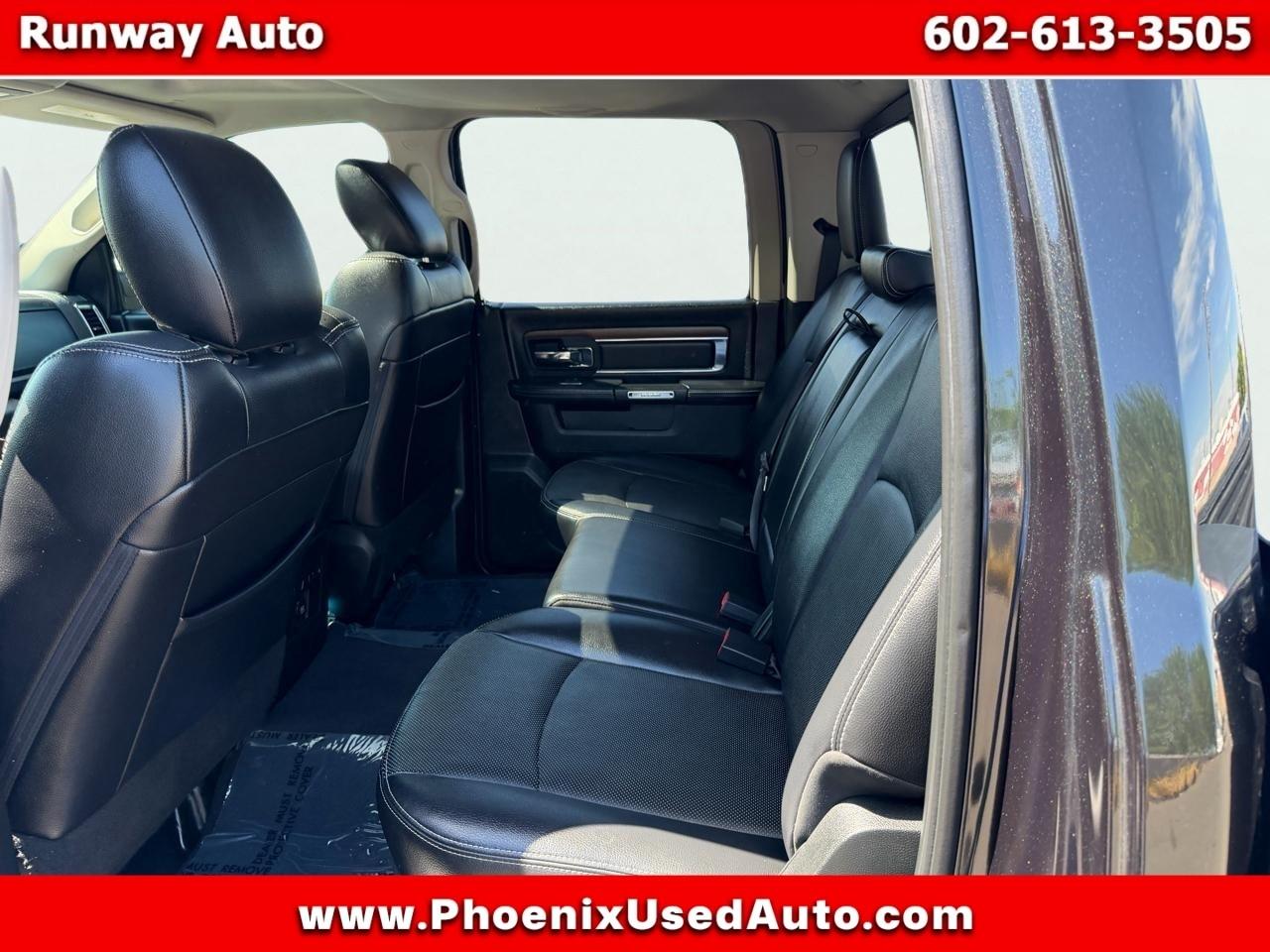 RAM 1500 4WD Crew Cab 140.5" Laramie 2017