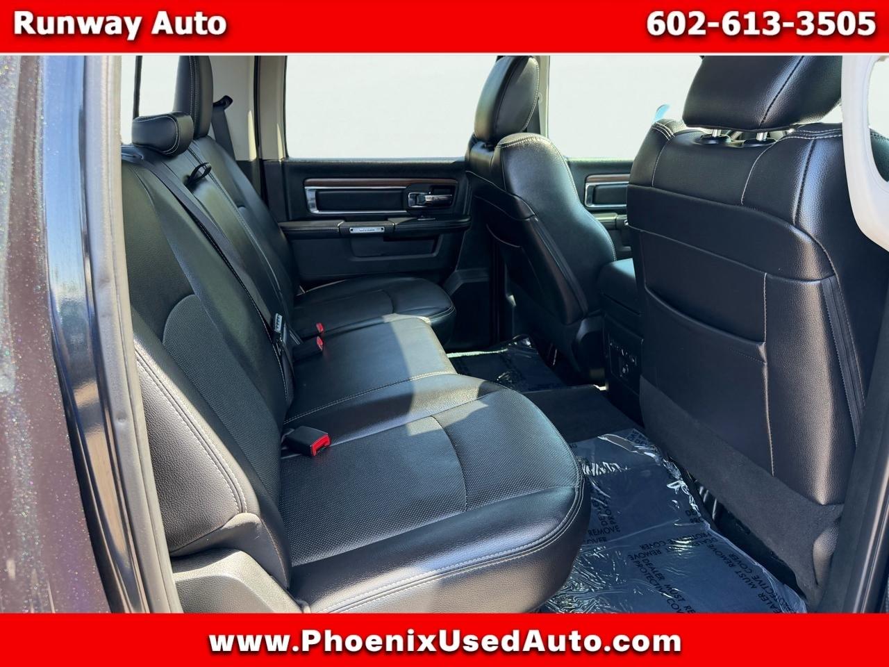 RAM 1500 4WD Crew Cab 140.5" Laramie 2017