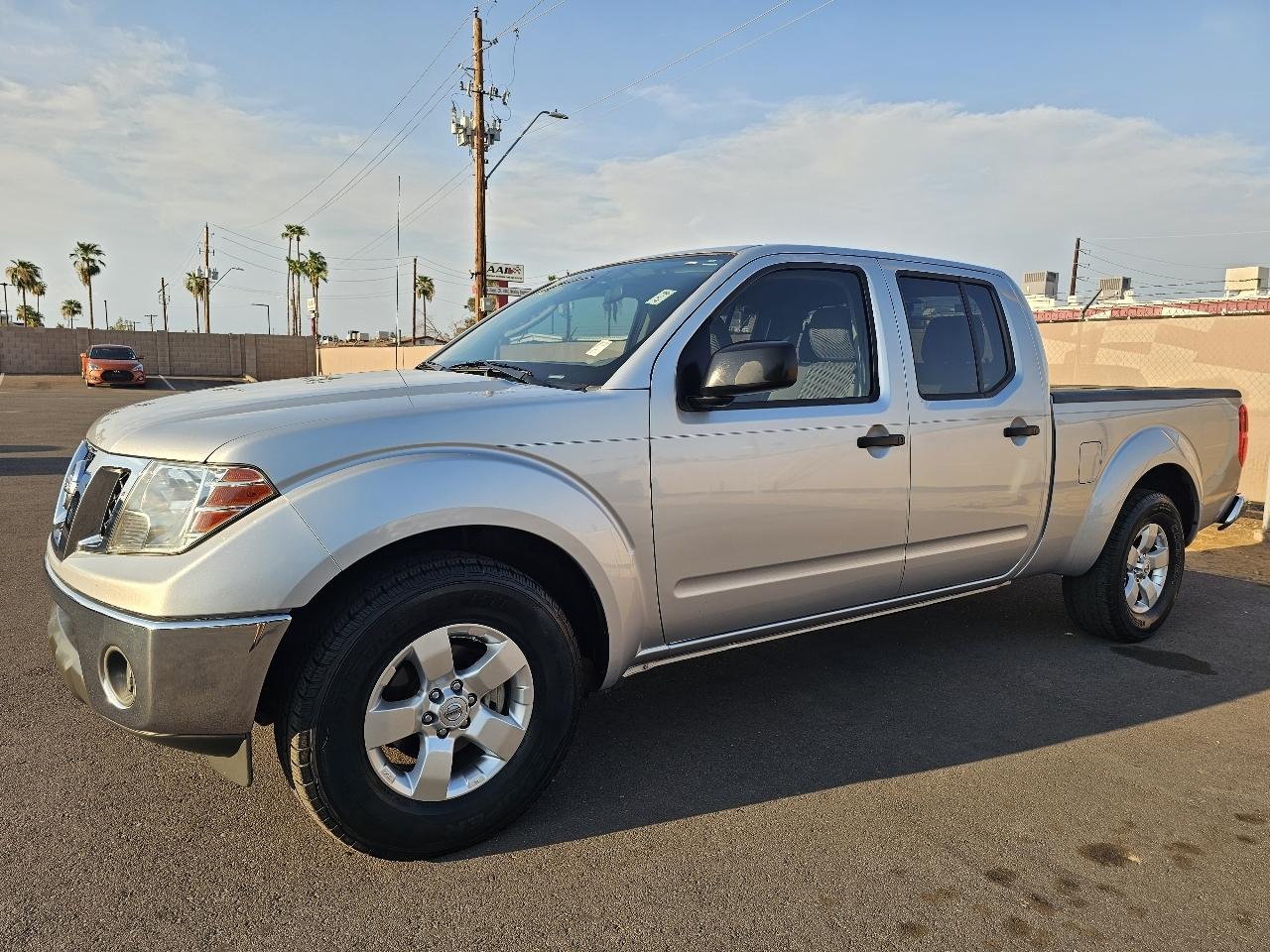 Nissan Frontier 2WD Crew Cab LWB Auto SE 2010