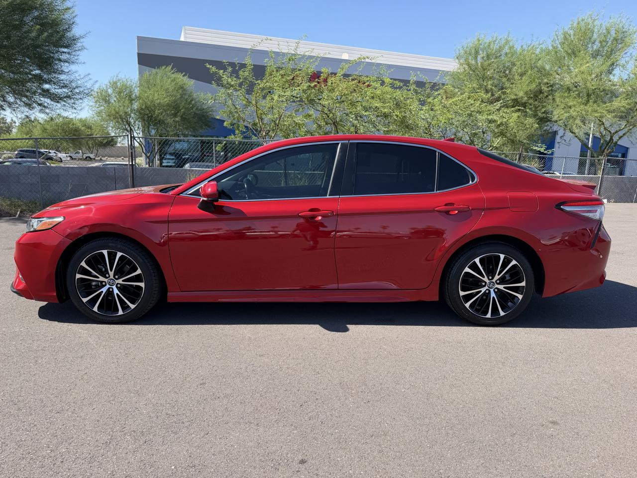 Toyota Camry XLE Auto (Natl) 2019