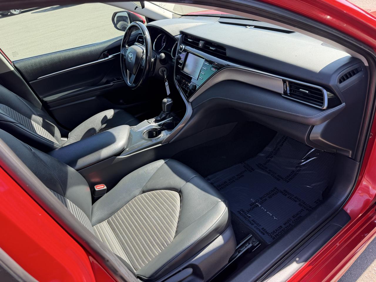 Toyota Camry XLE Auto (Natl) 2019