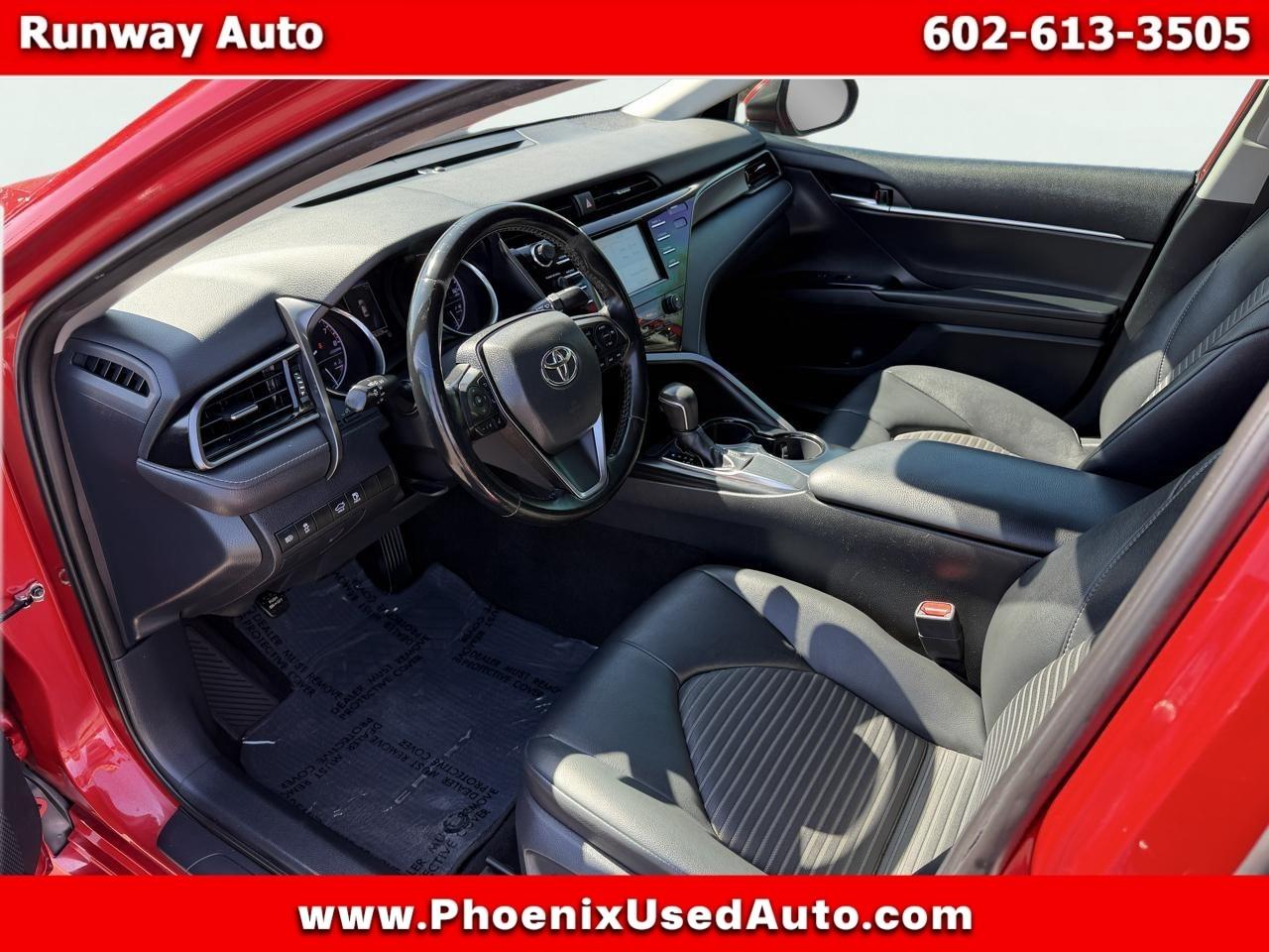 Toyota Camry XLE Auto (Natl) 2019