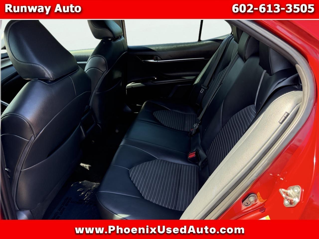 Toyota Camry XLE Auto (Natl) 2019